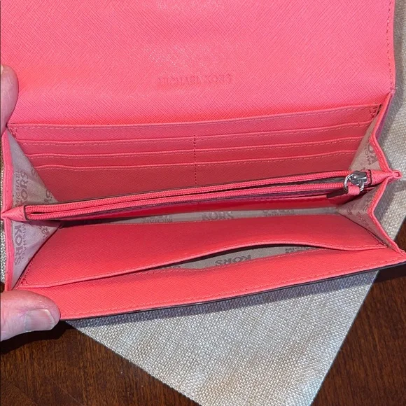 Michael Kors Coral Pink Pebbled Leather MK Circle Logo Wallet buttery Leather! - Picture 10 of 16